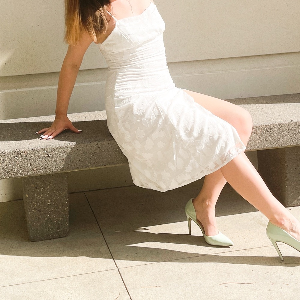 White split dress - Picture 4 of 4